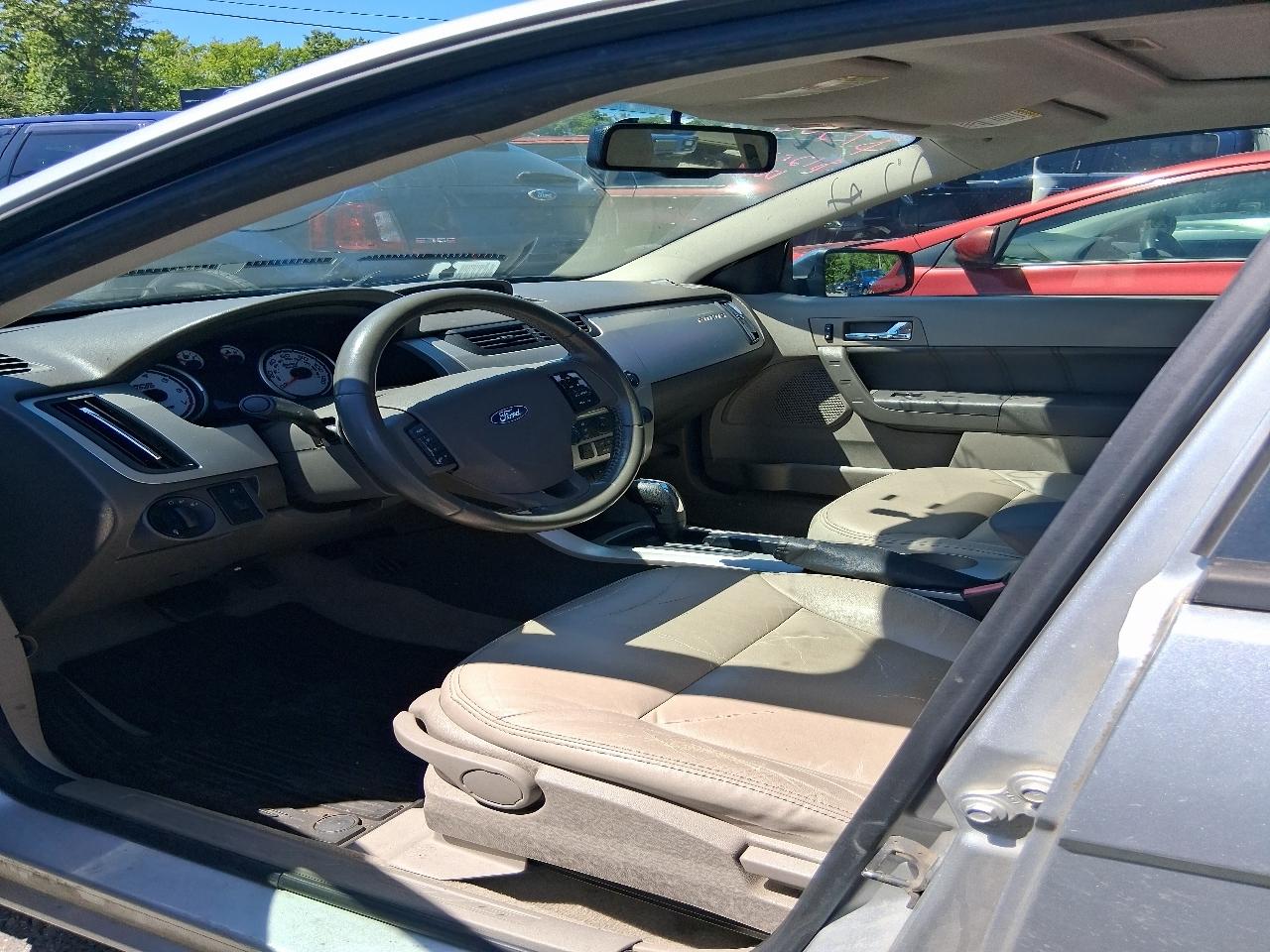 Ford Focus SEL Sedan 2011