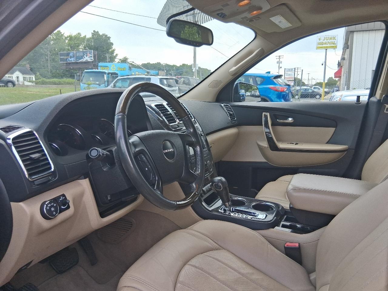 GMC Acadia Denali AWD 2012