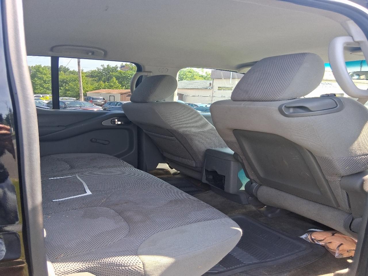 Nissan Frontier SL Crew Cab 4WD 2011