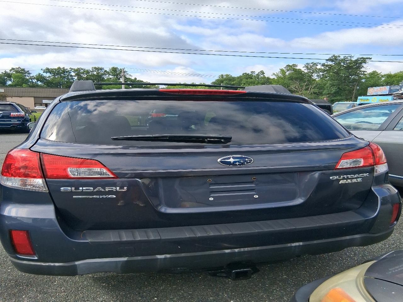 Subaru Outback 2.5i Premium 2010