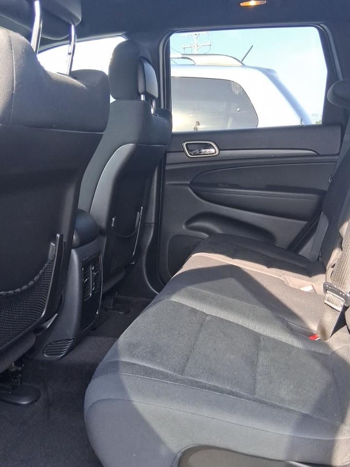 Jeep Grand Cherokee Laredo 4WD 2015