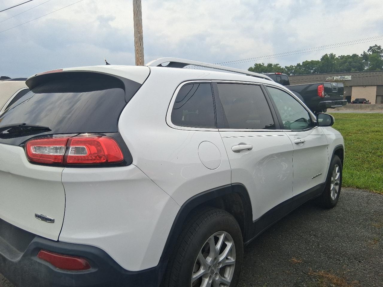 Jeep Cherokee Latitude FWD 2015