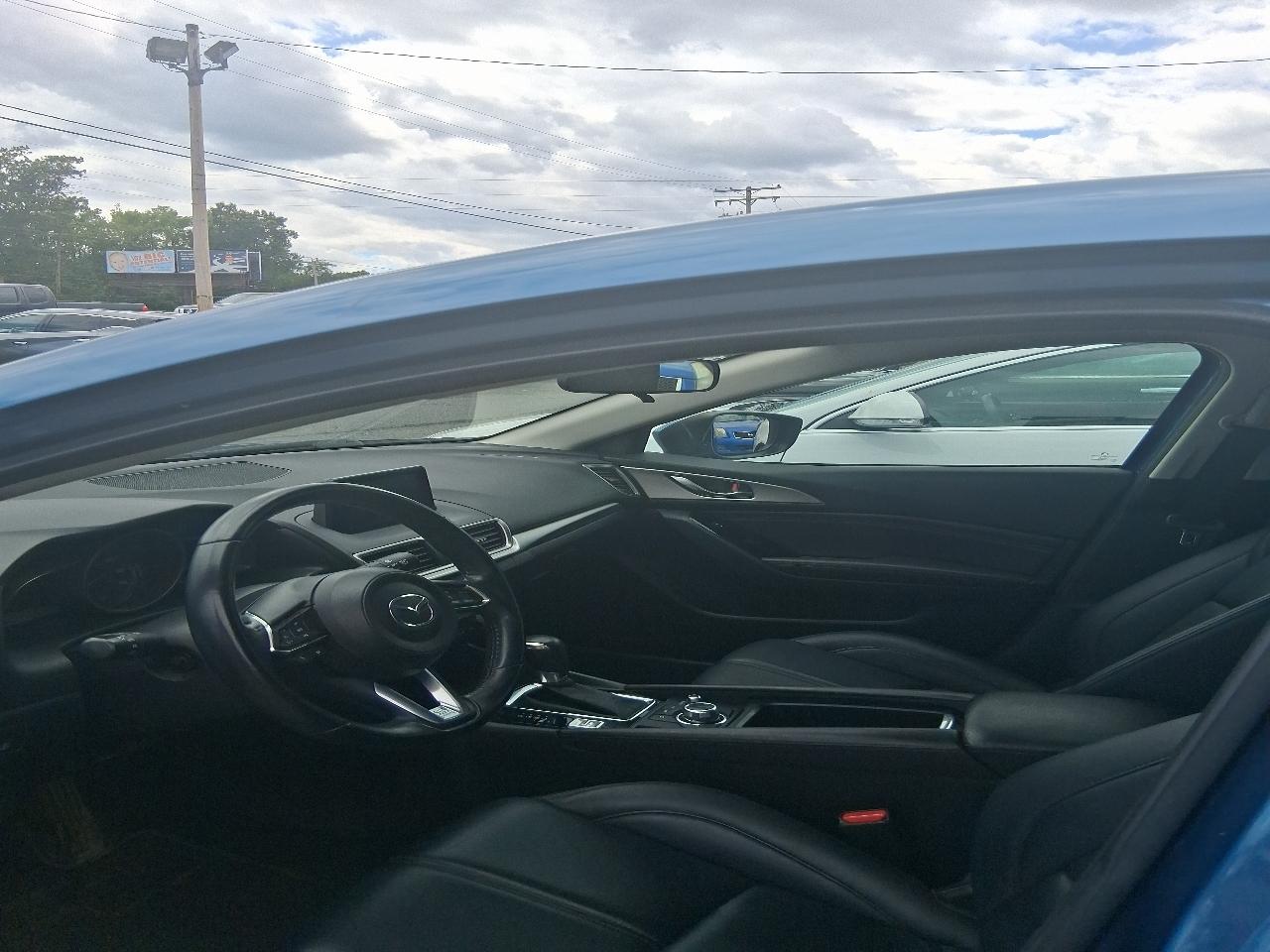 Mazda MAZDA3 i Touring AT 5-Door 2017