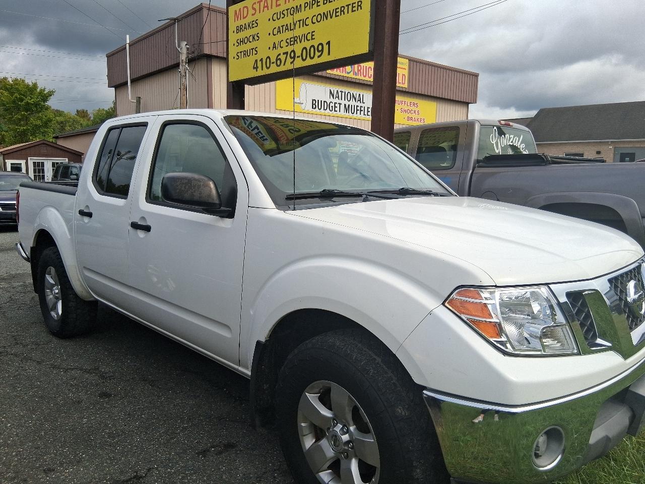 Nissan Frontier LE Crew Cab 4WD 2010