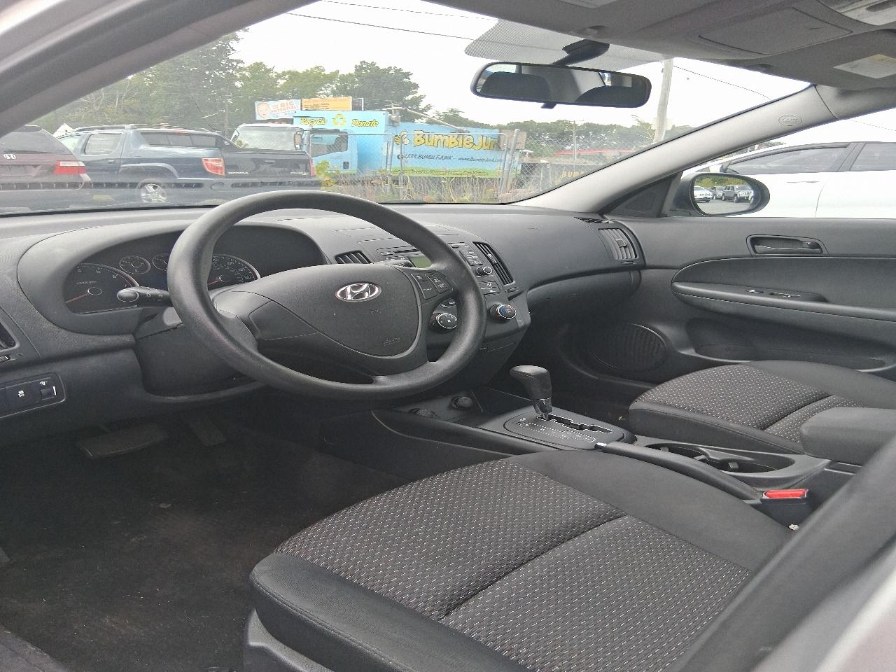 Hyundai Elantra Touring SE Manual 2012