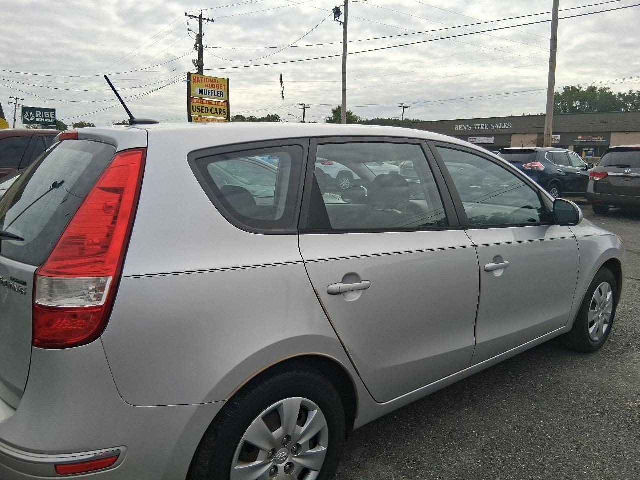 Hyundai Elantra Touring SE Manual 2012