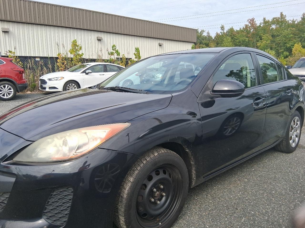 Mazda MAZDA3 i SV AT 4-Door 2013