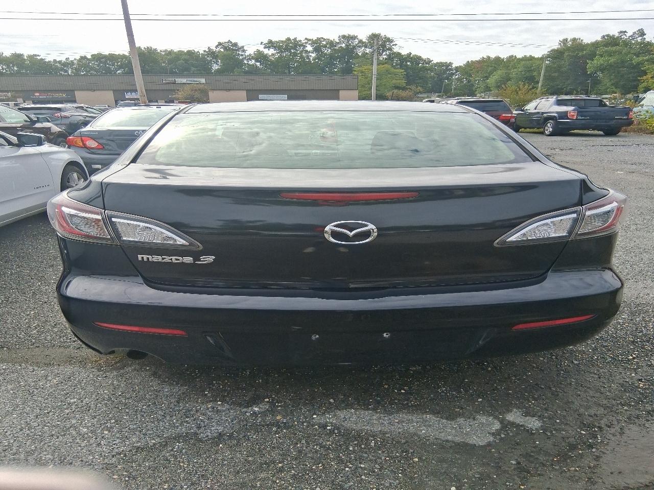 Mazda MAZDA3 i SV AT 4-Door 2013