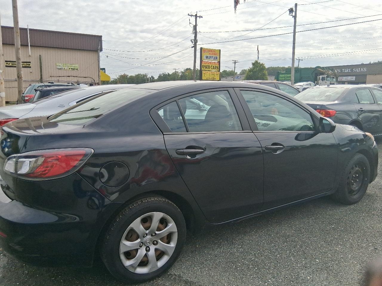 Mazda MAZDA3 i SV AT 4-Door 2013