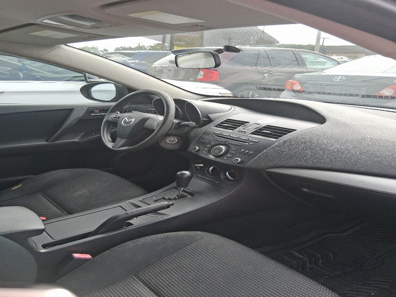 Mazda MAZDA3 i SV AT 4-Door 2013