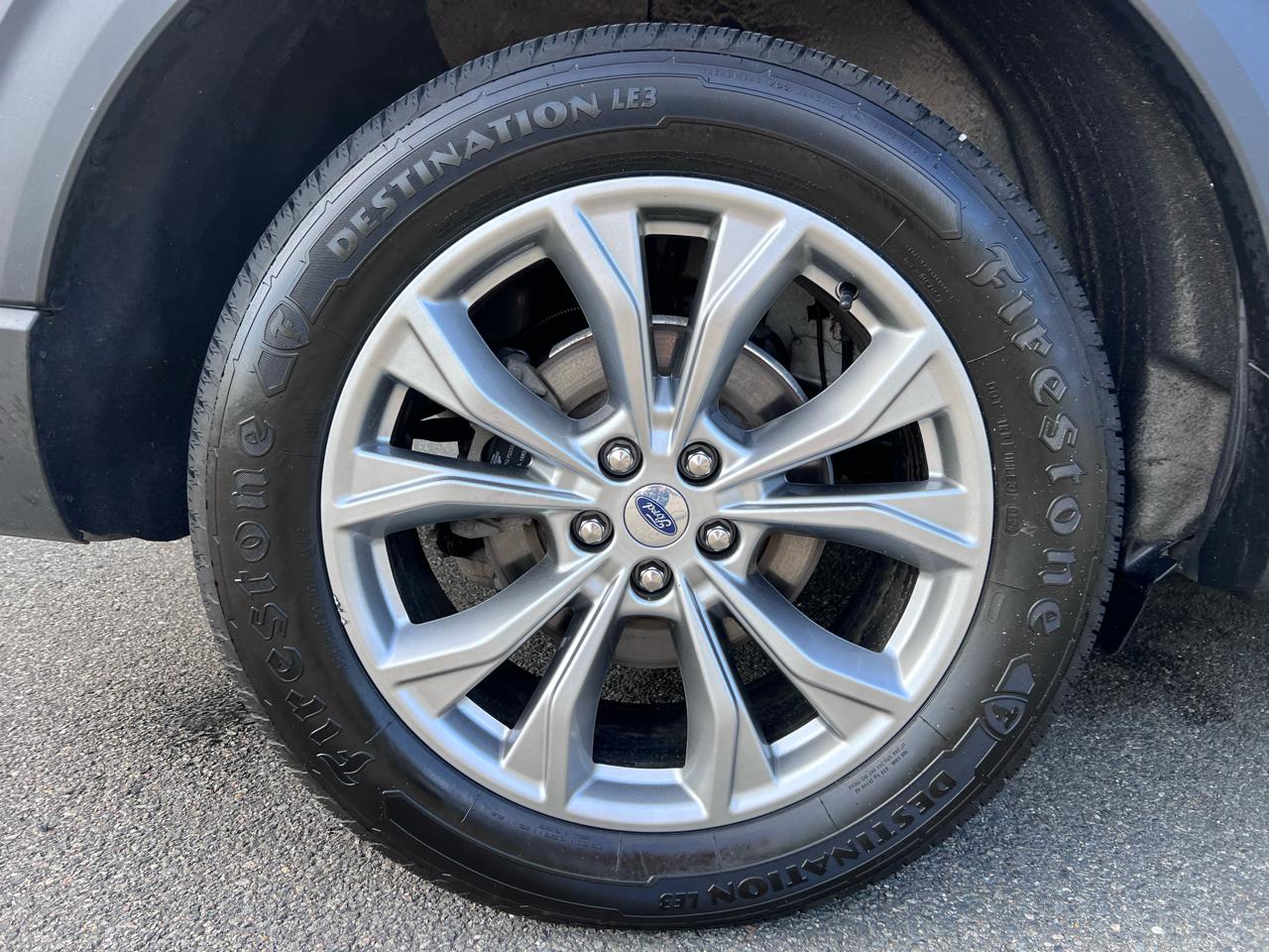 Ford Explorer XLT 4WD 2023