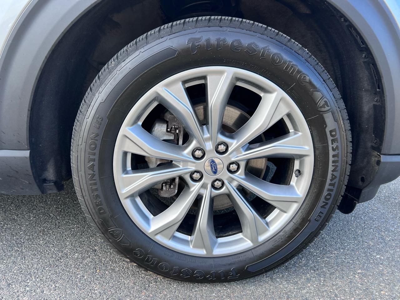 Ford Explorer XLT 4WD 2023