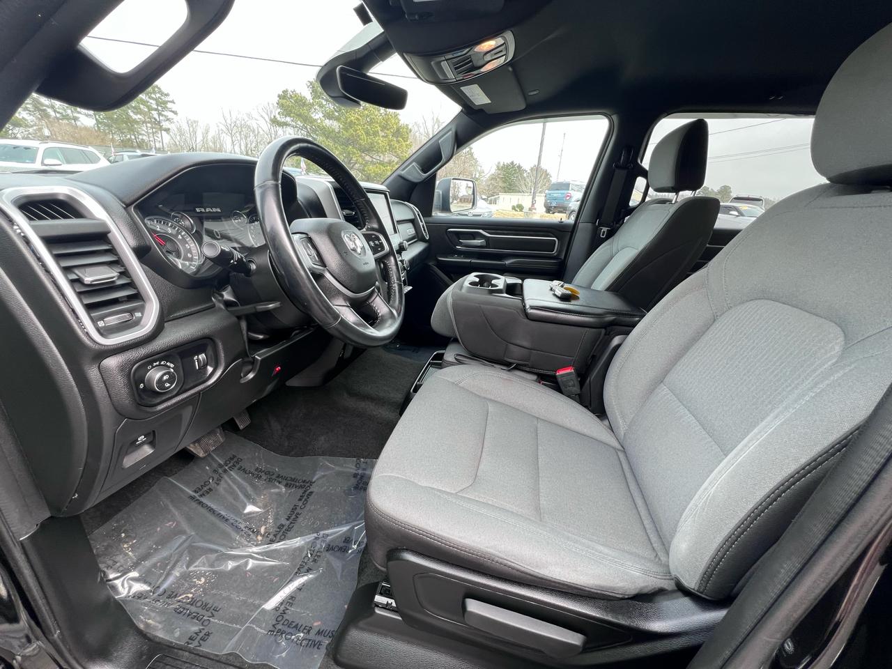 RAM 1500 Lone Star 4x4 Crew Cab 5'7" Box 2023