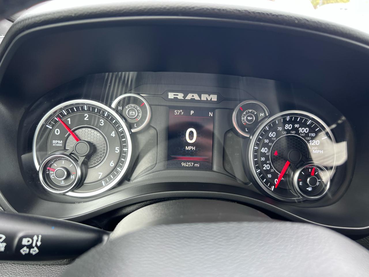 RAM 1500 Lone Star 4x4 Crew Cab 5'7" Box 2023