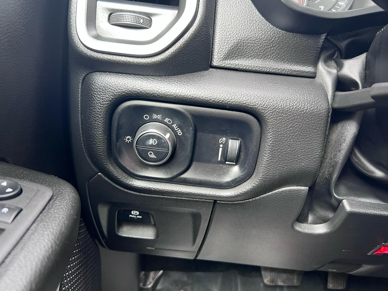 RAM 1500 Lone Star 4x4 Crew Cab 5'7" Box 2023