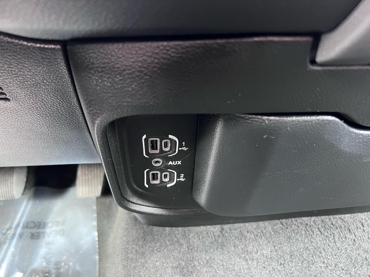 RAM 1500 Lone Star 4x4 Crew Cab 5'7" Box 2023