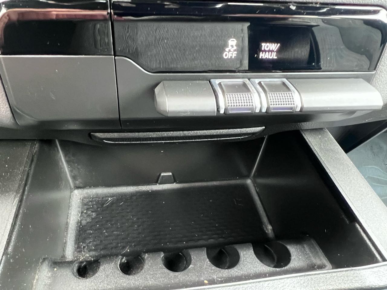 RAM 1500 Lone Star 4x4 Crew Cab 5'7" Box 2023