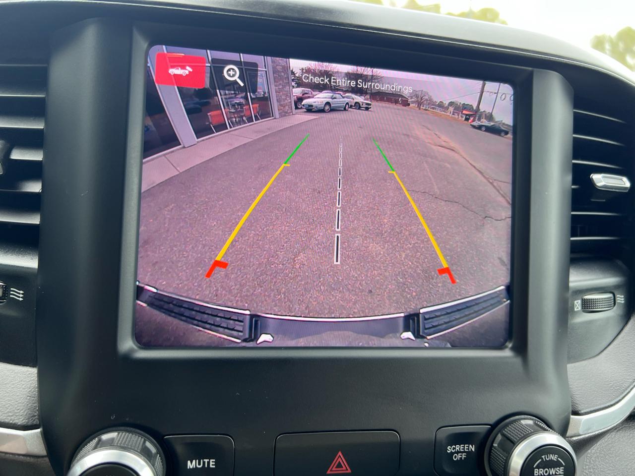 RAM 1500 Lone Star 4x4 Crew Cab 5'7" Box 2023