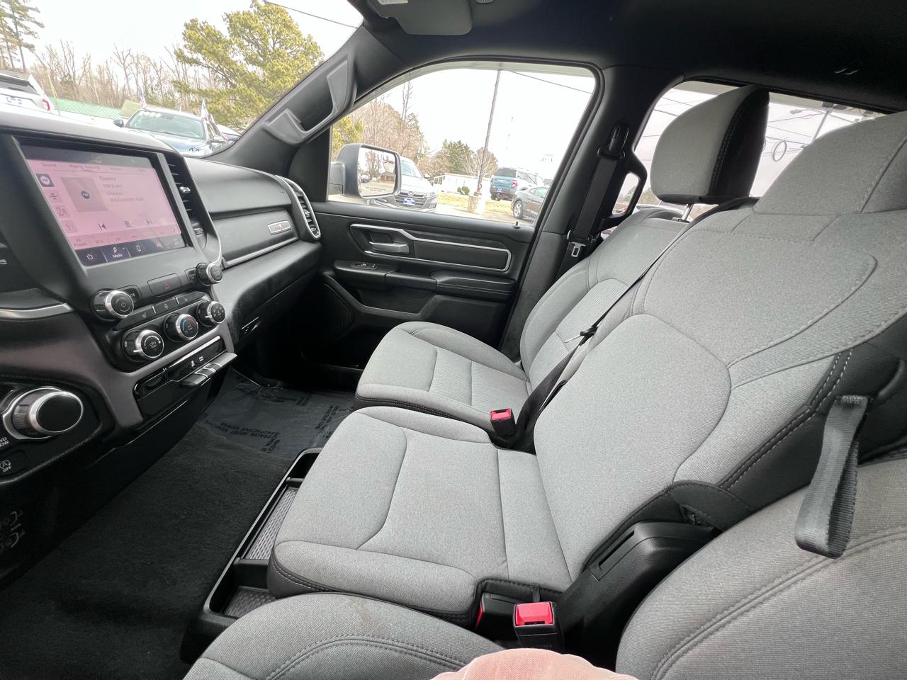 RAM 1500 Lone Star 4x4 Crew Cab 5'7" Box 2023