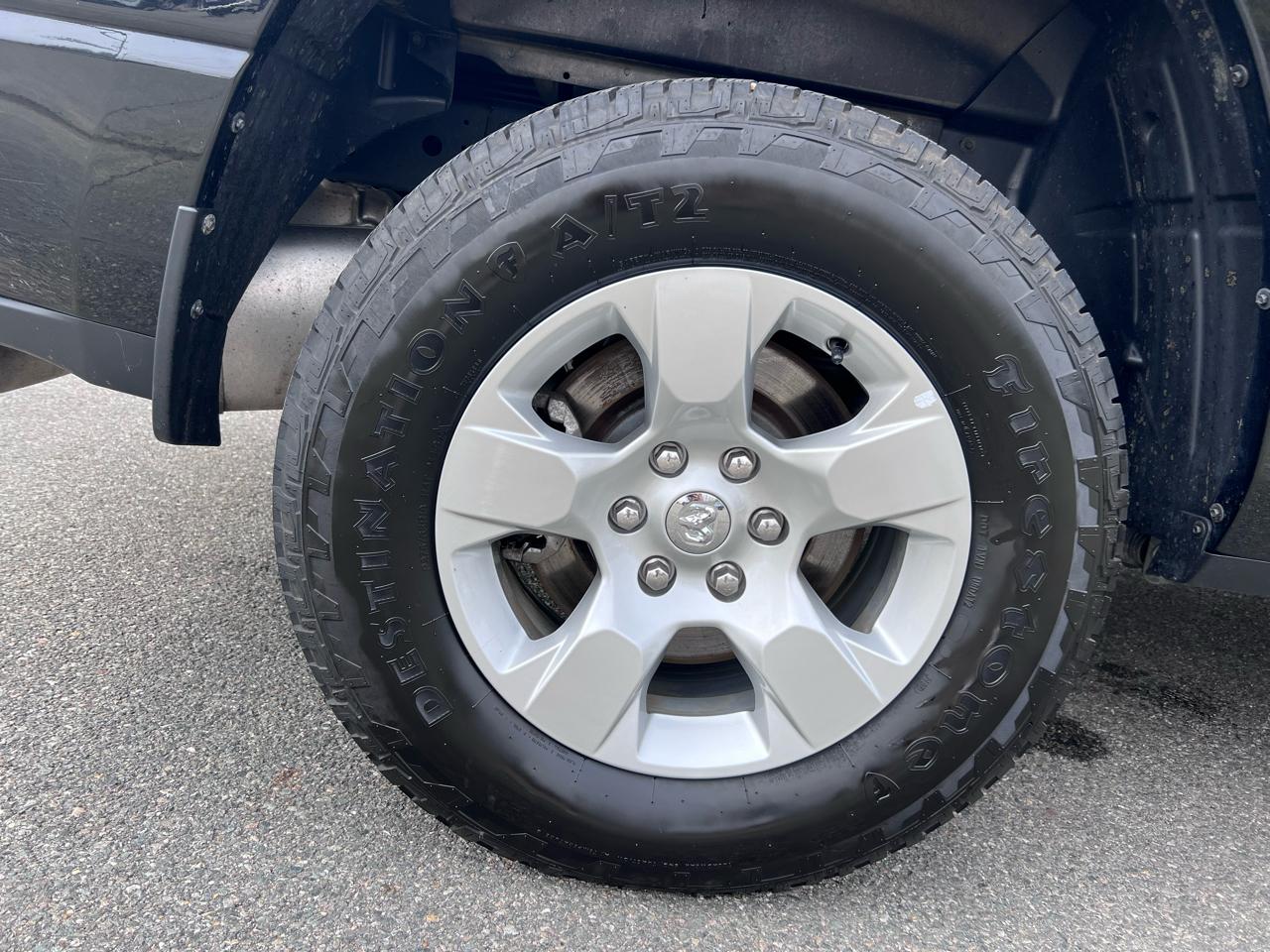 RAM 1500 Lone Star 4x4 Crew Cab 5'7" Box 2023