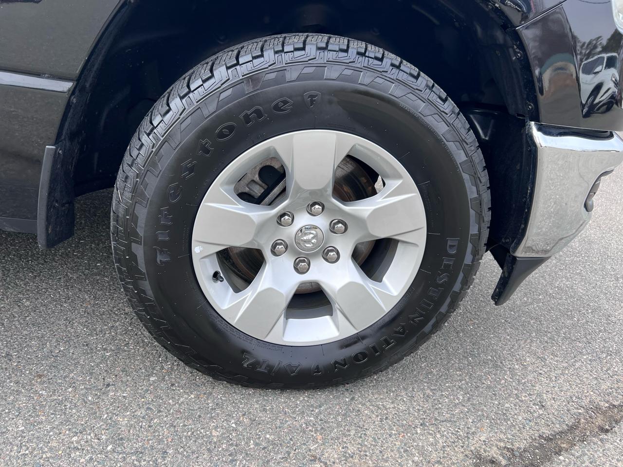 RAM 1500 Lone Star 4x4 Crew Cab 5'7" Box 2023