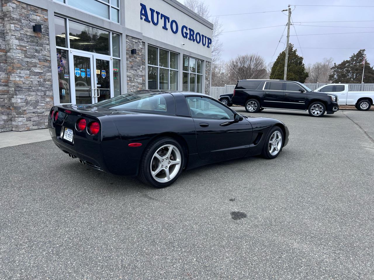 Chevrolet Corvette 2dr Cpe 2001