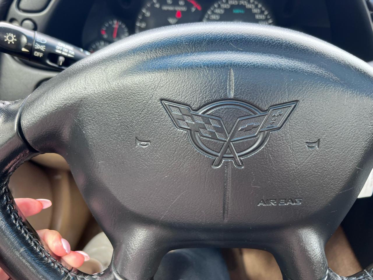 Chevrolet Corvette 2dr Cpe 2001