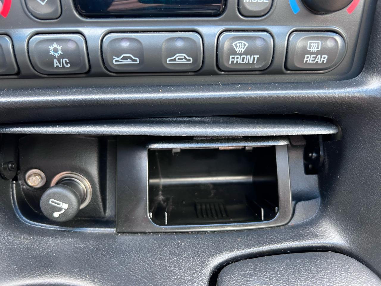 Chevrolet Corvette 2dr Cpe 2001