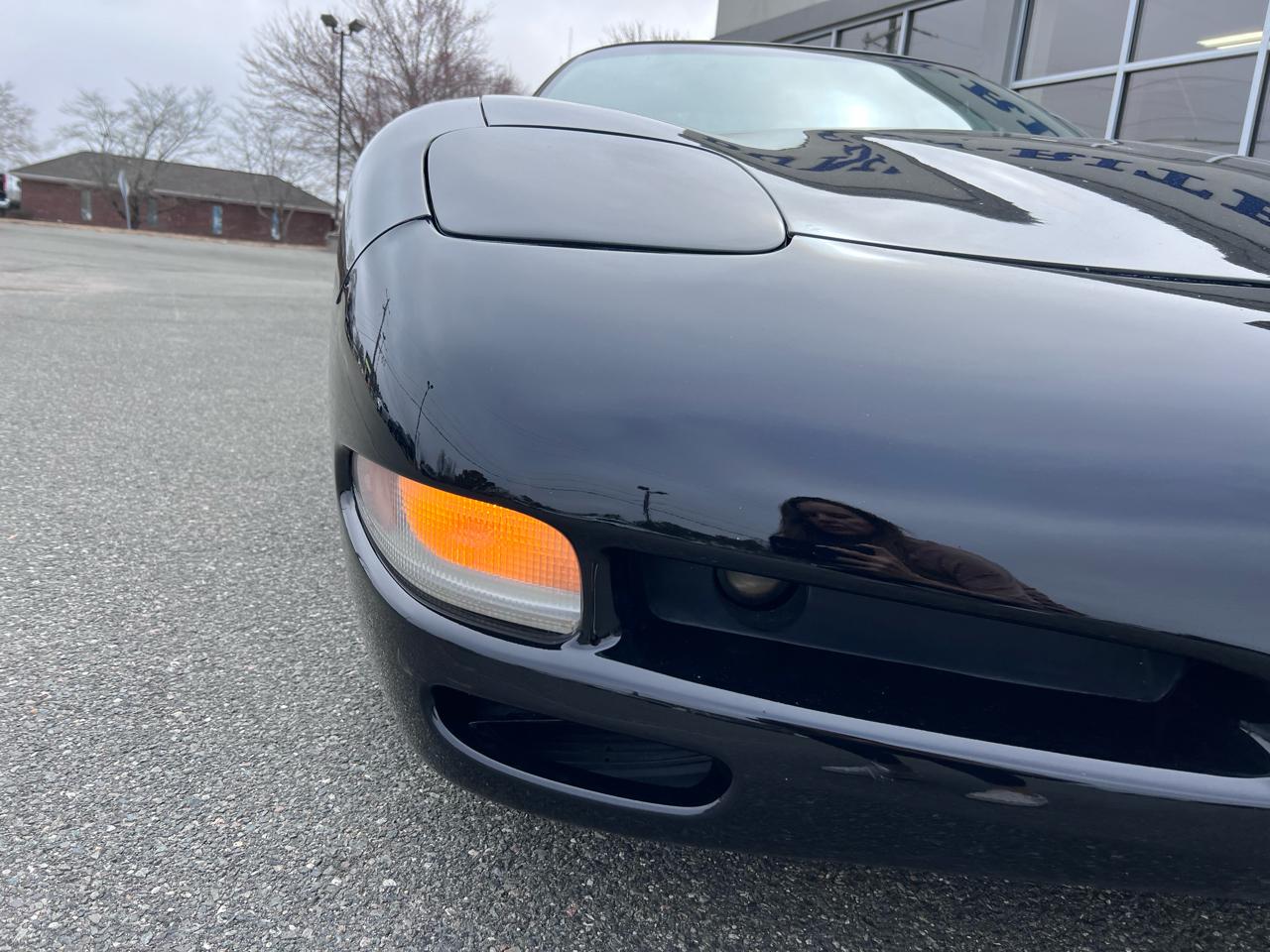 Chevrolet Corvette 2dr Cpe 2001