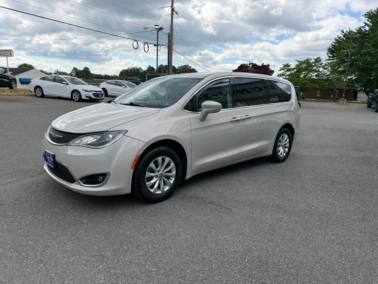 Chrysler Pacifica Touring FWD 2020
