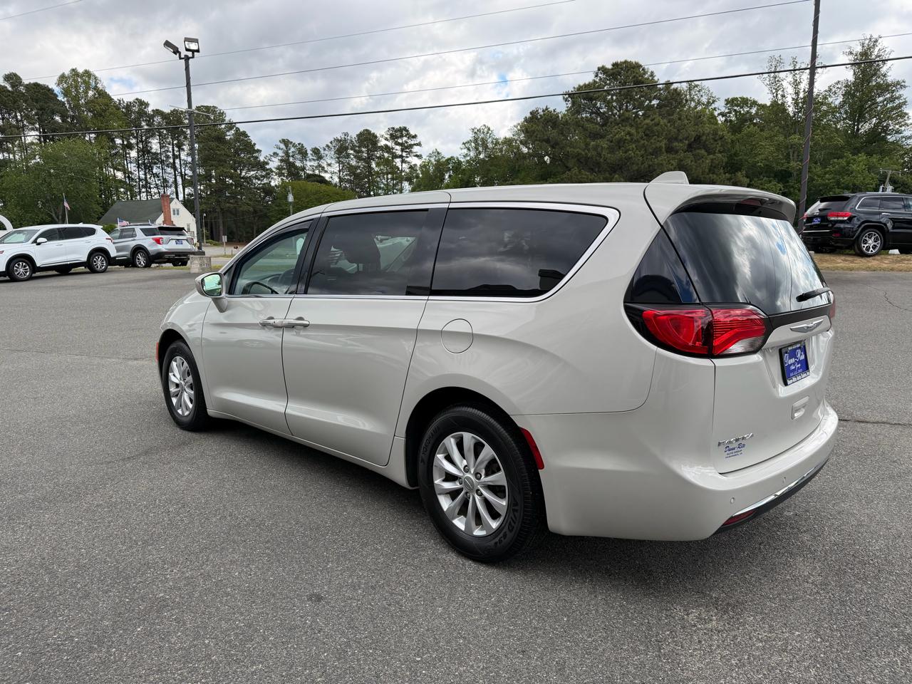 Chrysler Pacifica Touring FWD 2020