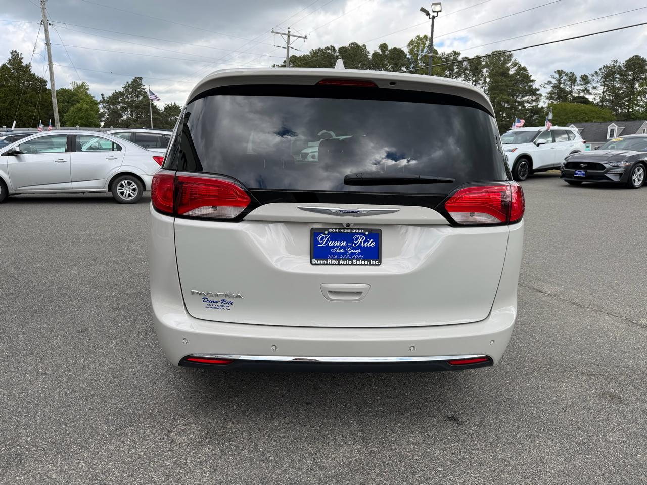 Chrysler Pacifica Touring FWD 2020