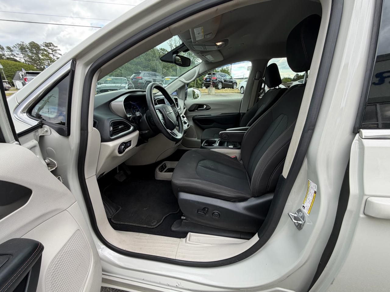 Chrysler Pacifica Touring FWD 2020