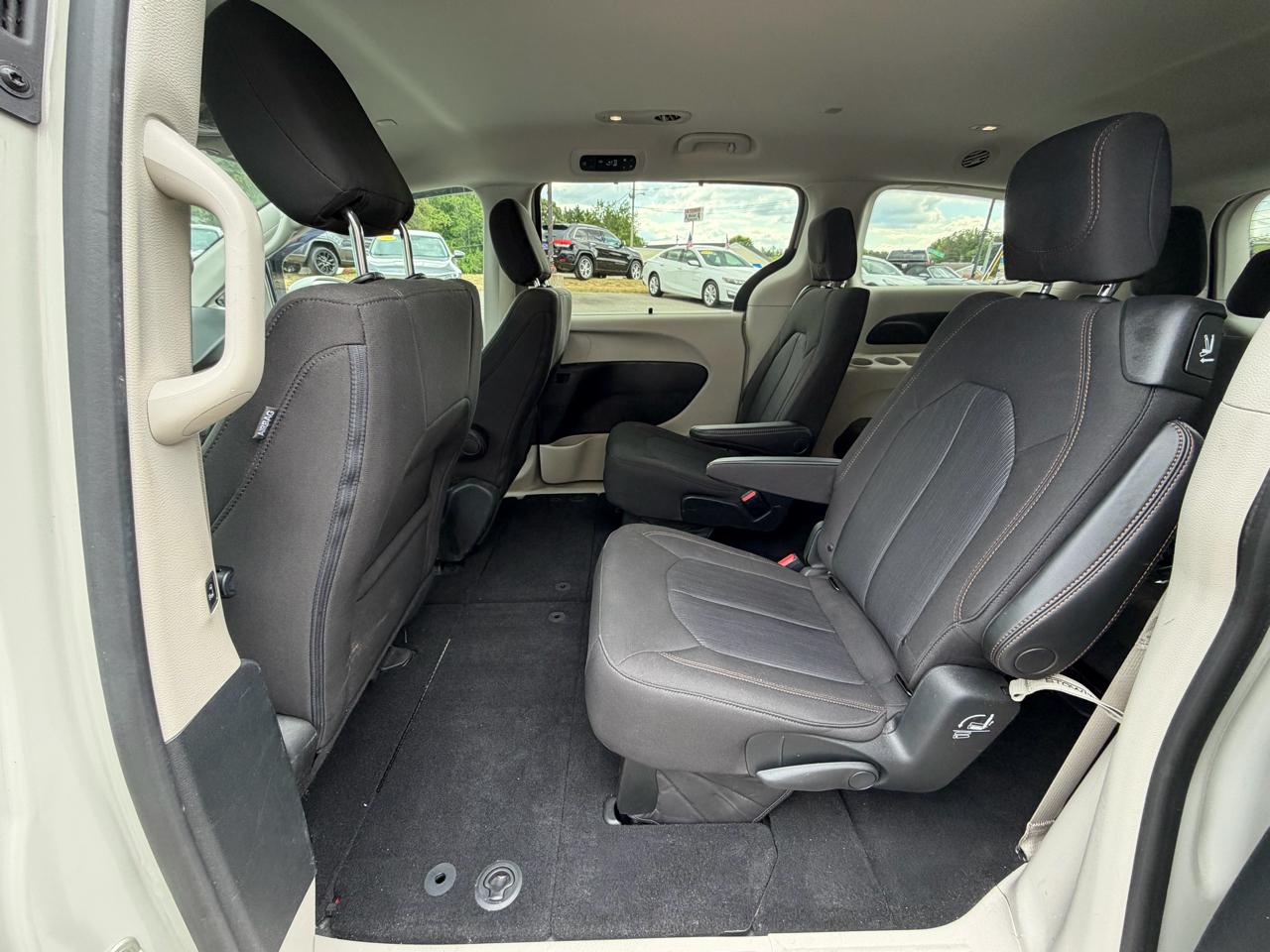 Chrysler Pacifica Touring FWD 2020
