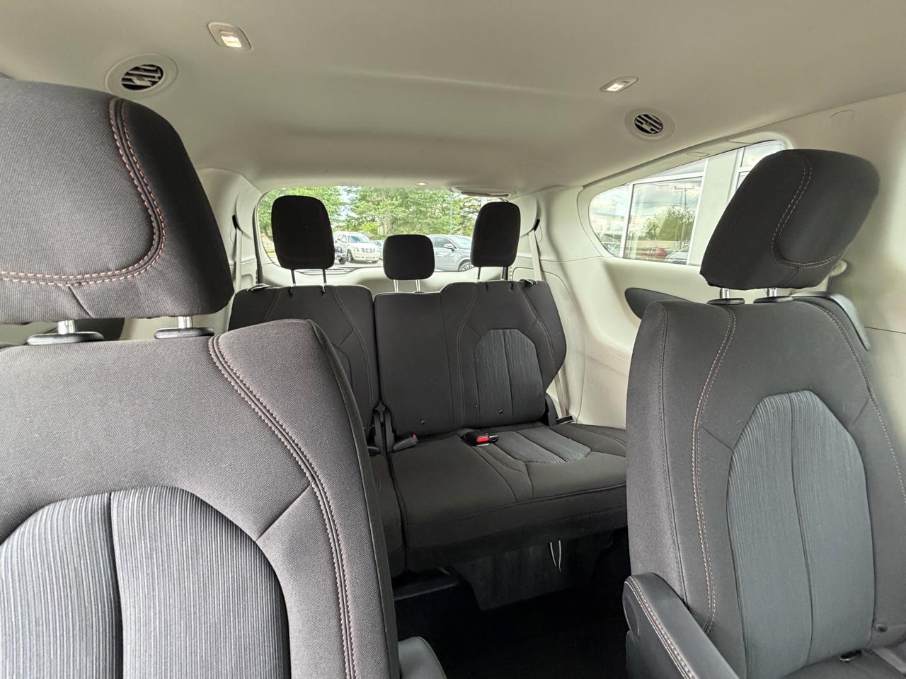 Chrysler Pacifica Touring FWD 2020