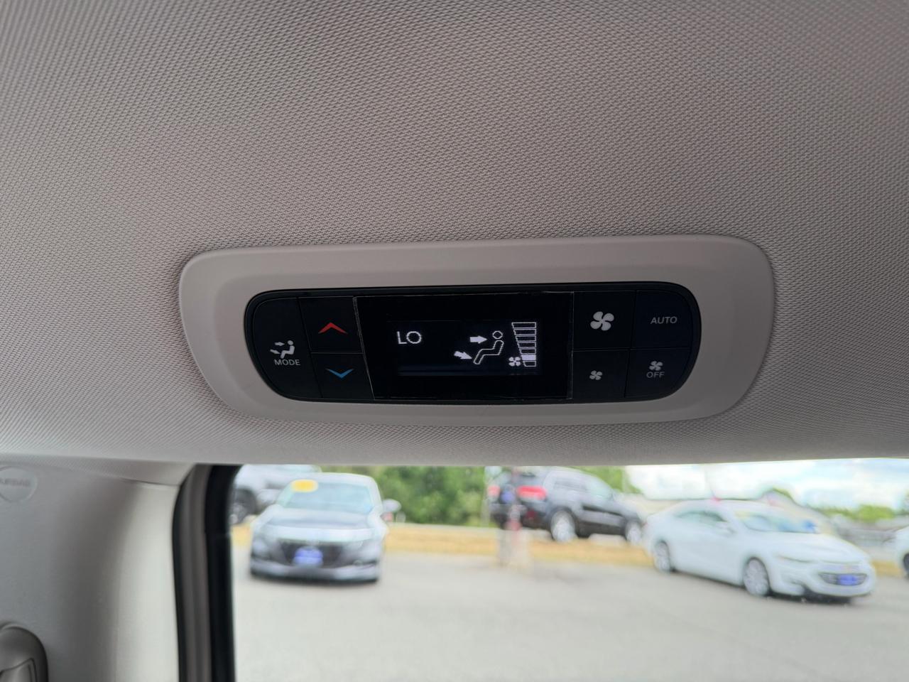 Chrysler Pacifica Touring FWD 2020