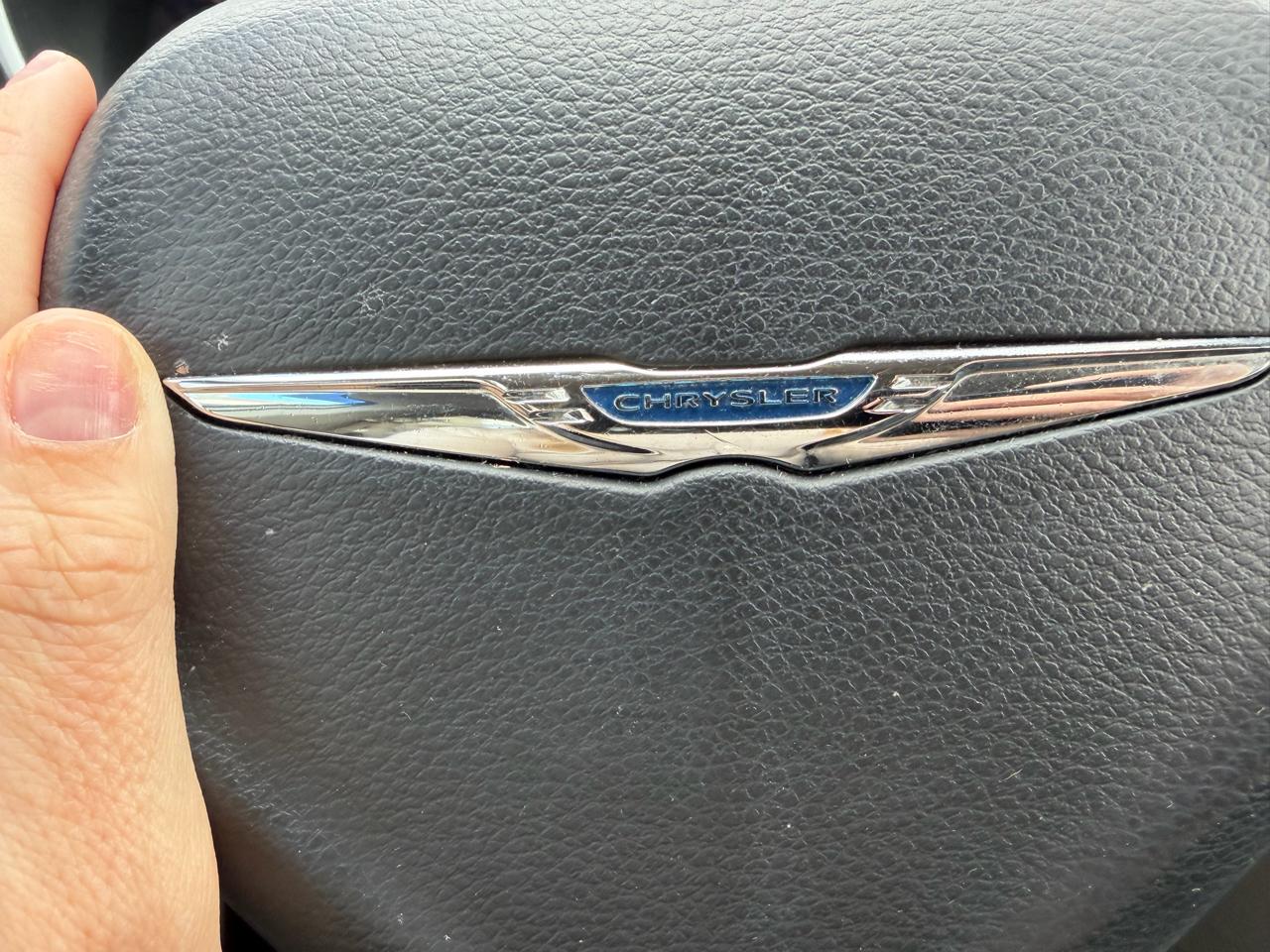 Chrysler Pacifica Touring FWD 2020