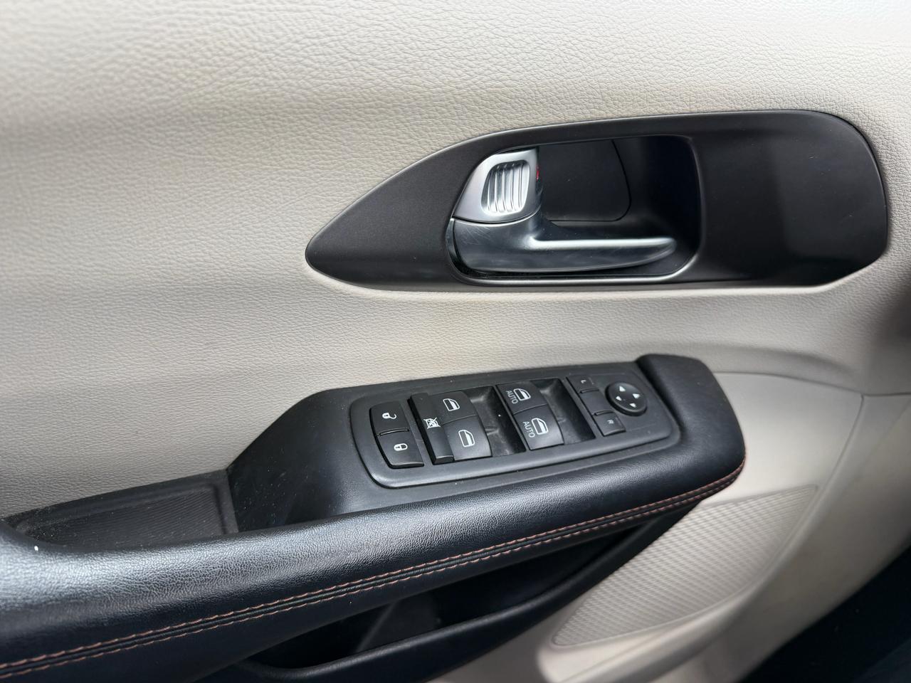 Chrysler Pacifica Touring FWD 2020
