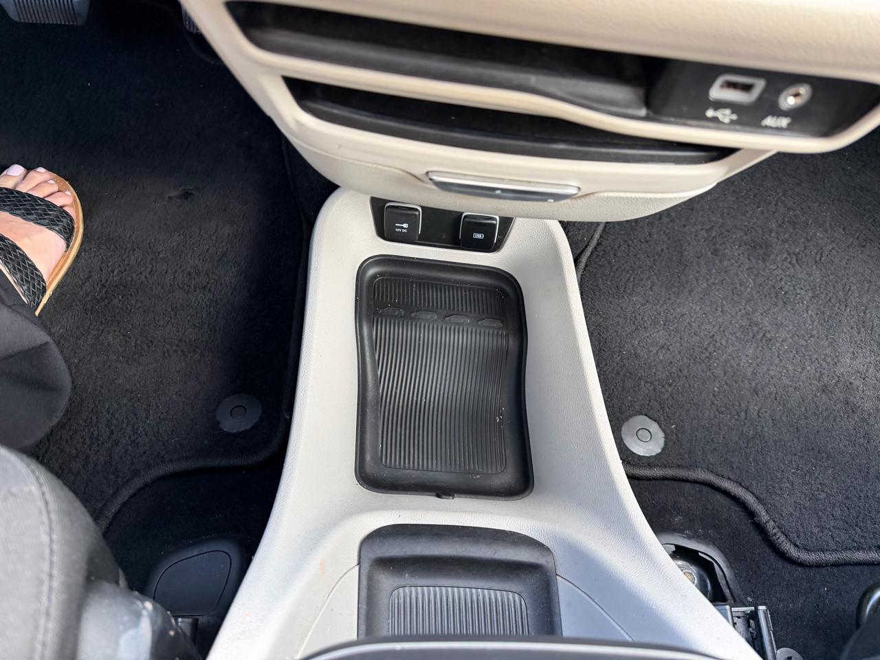 Chrysler Pacifica Touring FWD 2020