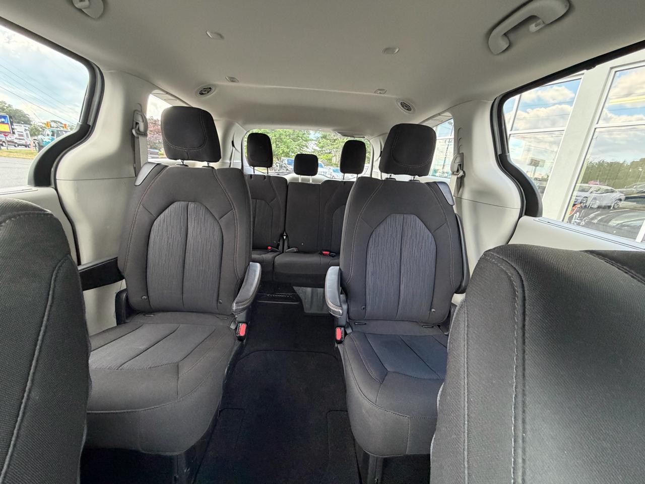 Chrysler Pacifica Touring FWD 2020