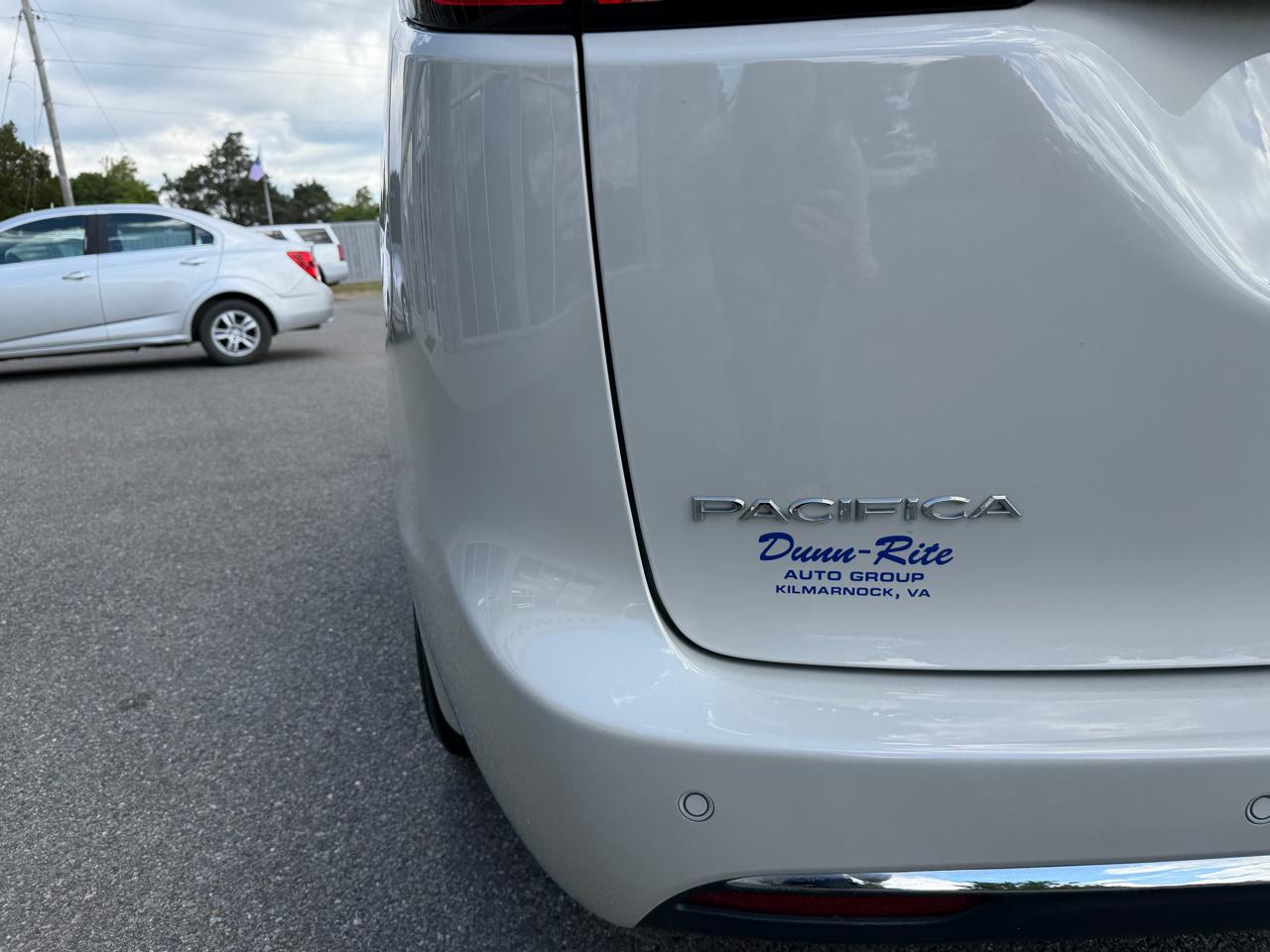 Chrysler Pacifica Touring FWD 2020