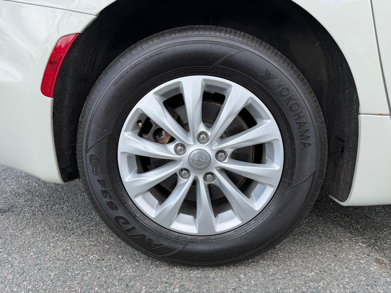 Chrysler Pacifica Touring FWD 2020