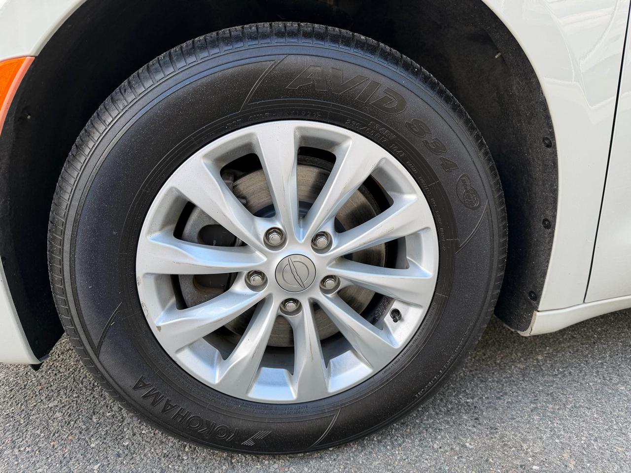 Chrysler Pacifica Touring FWD 2020