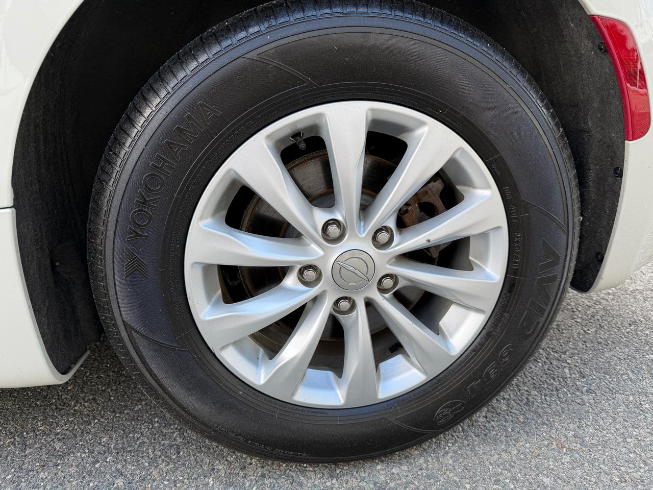 Chrysler Pacifica Touring FWD 2020