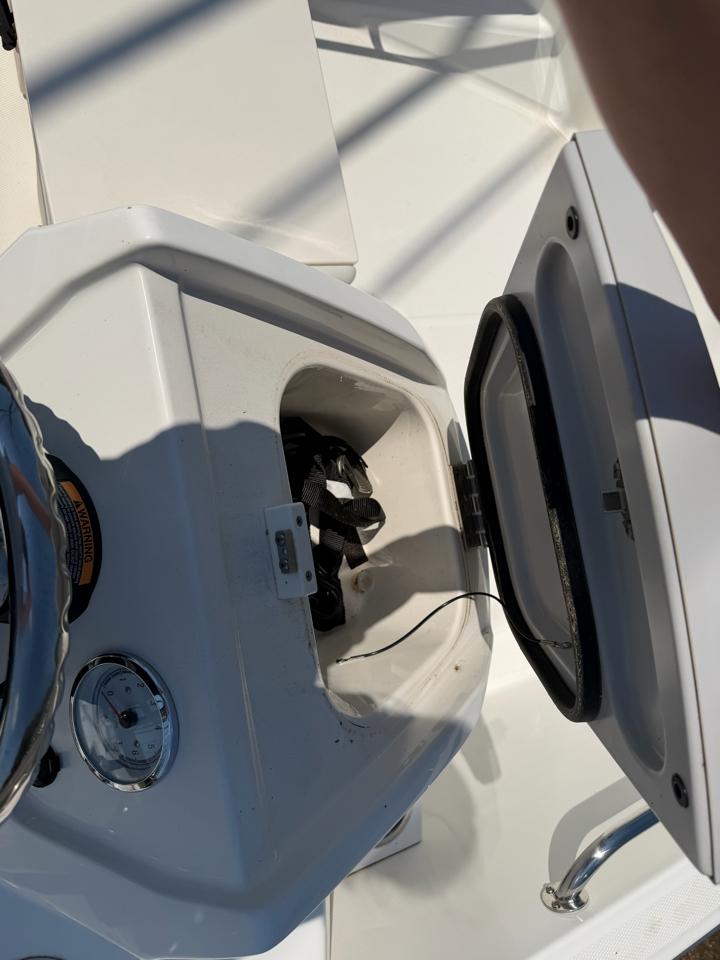 Boston Whaler Super Sport  2024