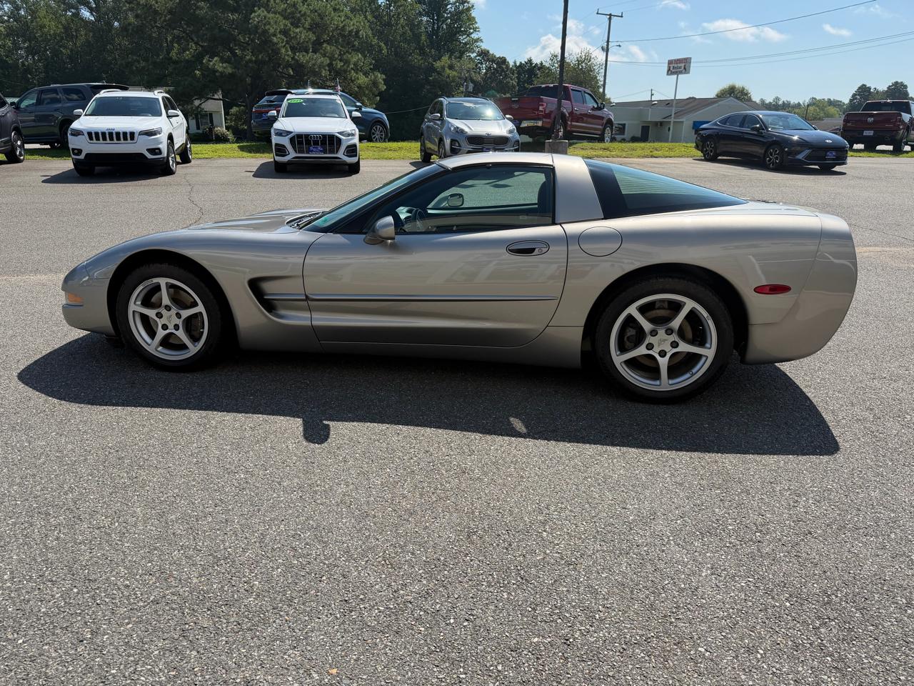 Chevrolet Corvette 2dr Cpe 2000