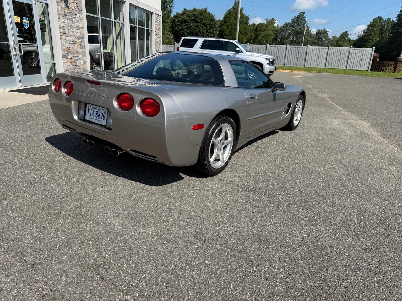 Chevrolet Corvette 2dr Cpe 2000