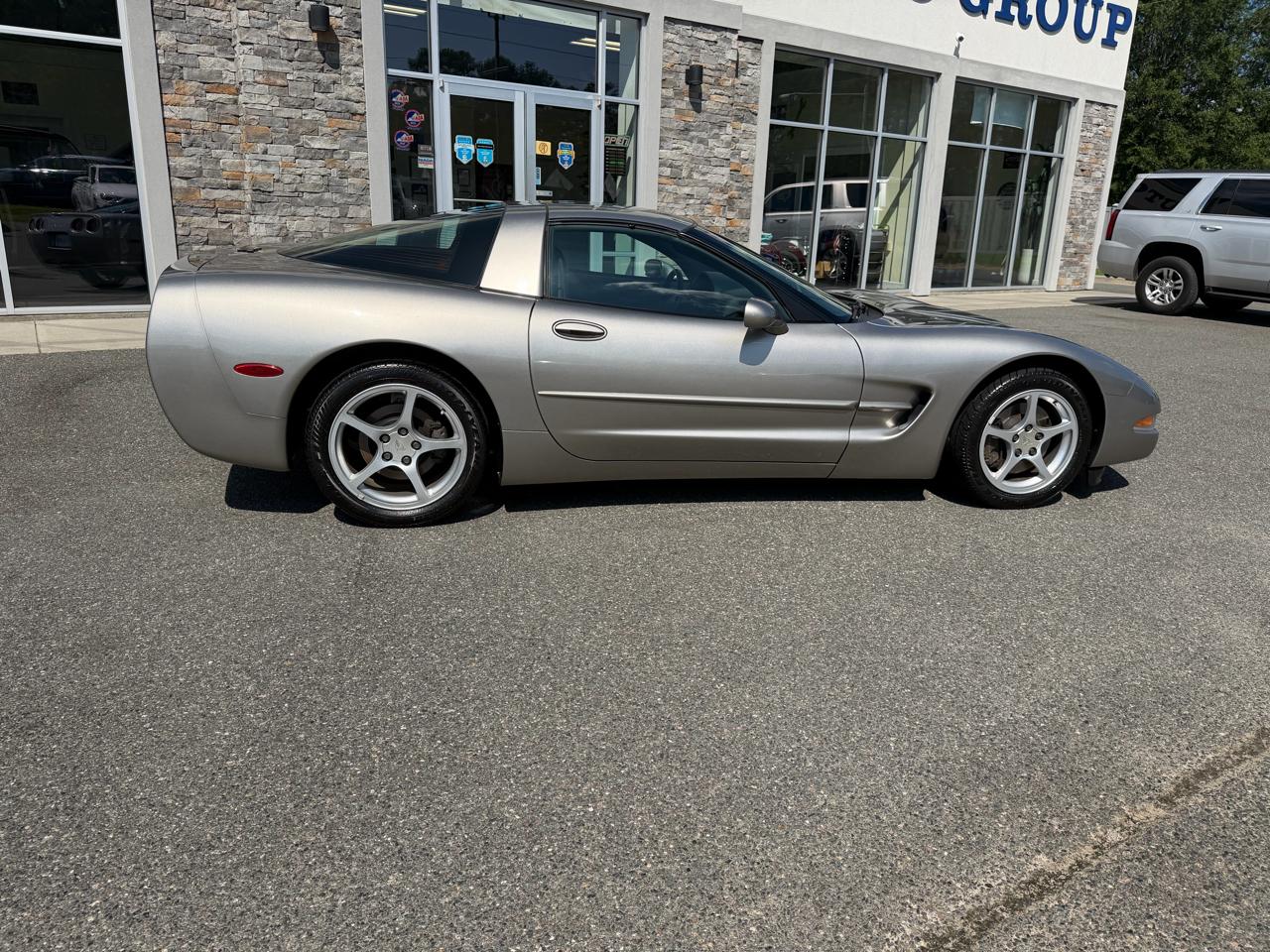 Chevrolet Corvette 2dr Cpe 2000