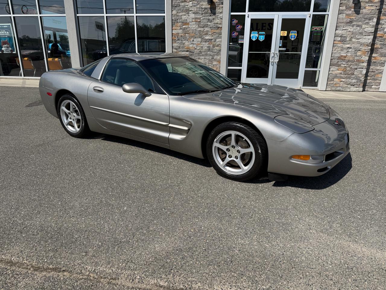 Chevrolet Corvette 2dr Cpe 2000