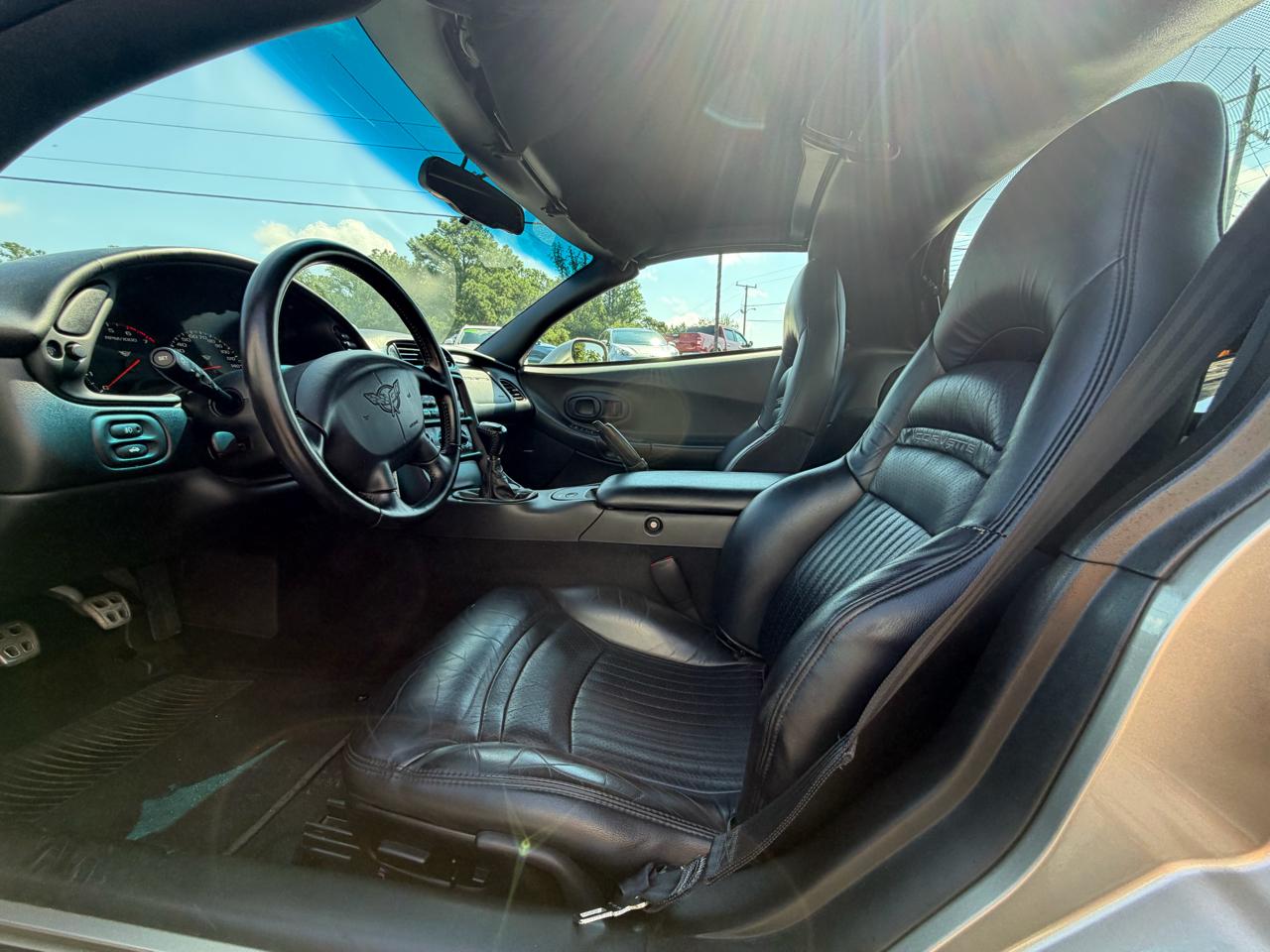 Chevrolet Corvette 2dr Cpe 2000